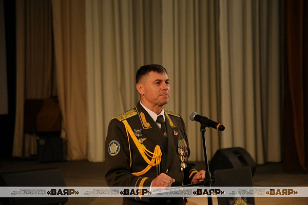 Генерал-майор Андрей Лукьянович поздравил военнослужащих с 24-летием со дня образования командования ВВС и войск ПВО