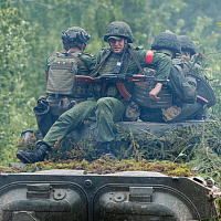 Курсанты военной академии сдают государственные экзамены