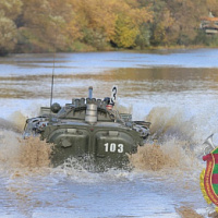 Занятия по преодолению водной преграды