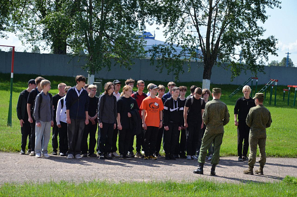 В 147 зрп продолжаются занятия с учащимися 10-х классов 