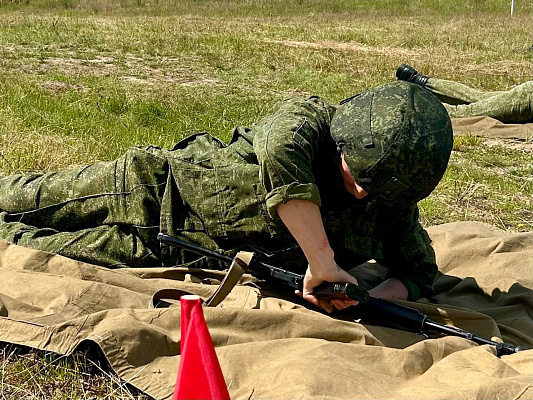Продолжаются сборы с военнообязанными в инженерном полку СЗОК