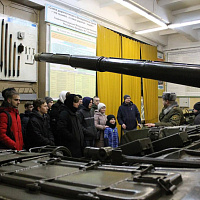 На военных факультетах в гражданских вузах прошли дни открытых дверей