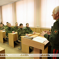 Генерал-майор Игорь Можиловский посетил военно-технический факультет в БНТУ