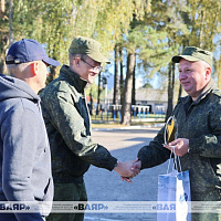 В Гродненском гарнизоне прошел военно-спортивный праздник, посвященный Дню отца