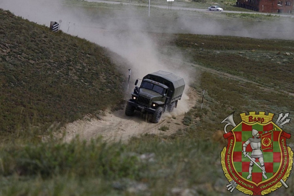 Так держать, военные автомобилисты!