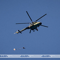 Военнослужащие 5-й отдельной бригады специального назначения выполнили десантирование на воду из вертолета Ми-8МТВ-5