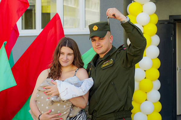 Новый дом для военнослужащих открыли в Жодино