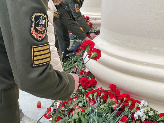 В знак благодарности и уважения
