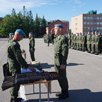 Вручение штатного оружия