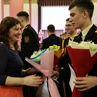 Сегодня для суворовцев Минского СВУ прозвенел последний звонок