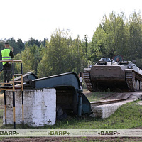 В 72 ОУЦ продолжаются практические занятия по вождению машин