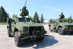 Словакия приобретет американские бронированные машины JLTV