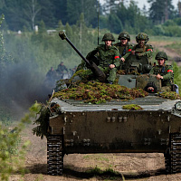 Курсанты военной академии сдают государственные экзамены