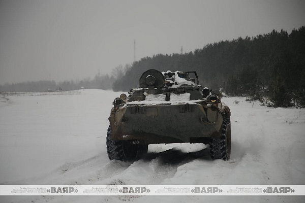 Занятия по вождению боевых машин с военнослужащими 120 омбр