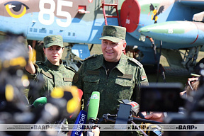 Посадка на АУД, осмотр места захоронения мирных жителей, открытие памятного знака СУ-100