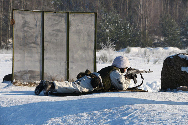 Занятия по огневой подготовке с военнослужащими 11 омбр