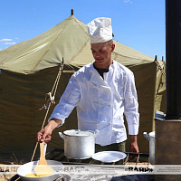 Белорусские военнослужащие развернули палаточный лагерь на полигоне Ашулук