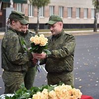  В Вооружённых Силах военнослужащие поздравили  матерей с праздником — Днём матери