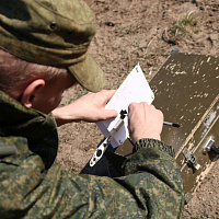 Занятие по огневой подготовке с военнослужащими 65 автбр