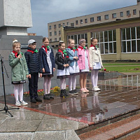 Военнослужащие 60-го отдельного полка связи приняли участие в торжественном приеме в пионеры