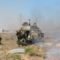 С упором на практику