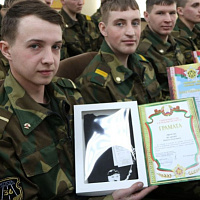 Торжественно проводили в запас