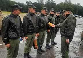 На полигоне Брестский поздравили танкистов
