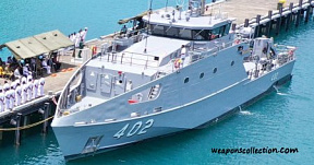 Австралия передала десантный катер ВС Папуа — Новая Гвинеи
