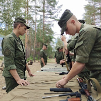 Курсанты выполнили упражнение начальных стрельб