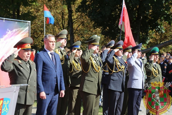 Торжественное открытие выставки военной техники в Лиде	
