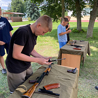 Продолжает работу военно-патриотический лагерь «Юность»