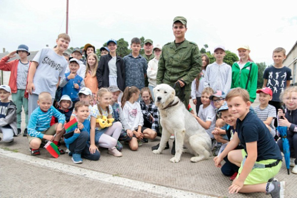 Школьники в гостях у военных инженеров