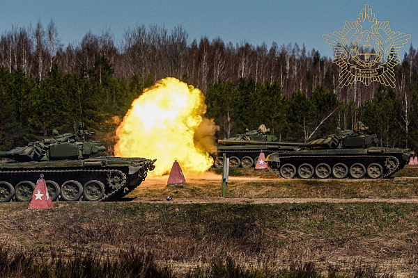 Военнослужащие продолжают оттачивать навыки на занятиях по боевой подготовке