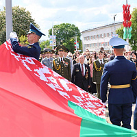  Белорусские военнослужащие приняли участие в праздновании Дня государственных символов страны
