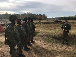 Артиллеристы мужают в поле