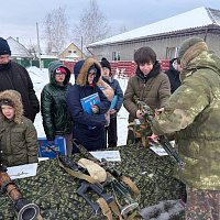 Витебские десантники поздравили детей с праздниками