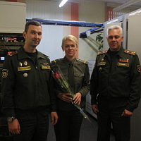 «С праздником, воины-связисты!»