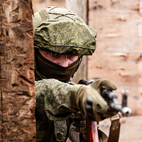 С курсантами Военной академии проходят занятия по тактической подготовке