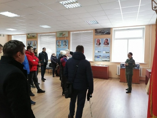 Отдавая дань уважения Героям