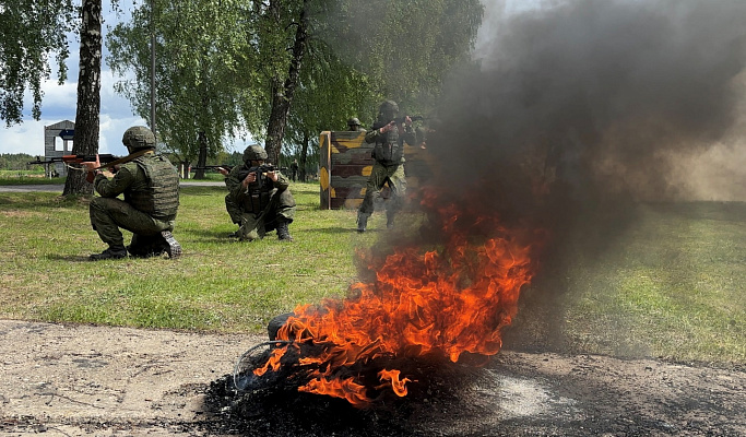 Занятия по боевой подготовке с военнослужащими 120 омбр