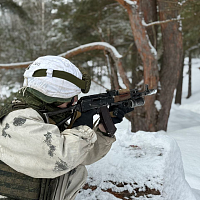 Занятия по огневой подготовке с военнослужащими механизированной бригады