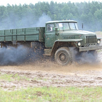 На максимально возможных скоростях
