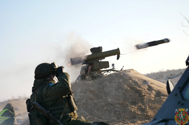 На полигоне Брестский завершилось двустороннее ротное тактическое учение