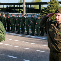 В воинских частях и соединениях Вооружённых Сил чествуют военнослужащих, выслуживших установленные сроки службы