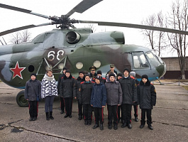 Слонимские кадеты побывали в прославленной авиационной базе в Лиде