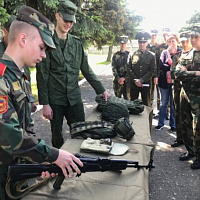 Военнослужащие в/ч 29969 продолжают активно участвовать в военно-патриотическом воспитании учащейся молодёжи 