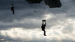 ВДВ РФ получит систему парашютного десантирования боевых машин с людьми внутри