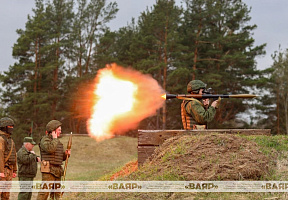На одном из полигонов страны проводятся занятия с военнообязанными, призванными из запаса 