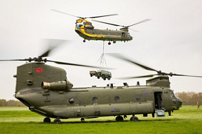 Великобритания закупает 14 транспортных вертолетов CH-47F Chinook