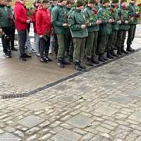 Курсанты Военной академии приняли участие в трудовой акции